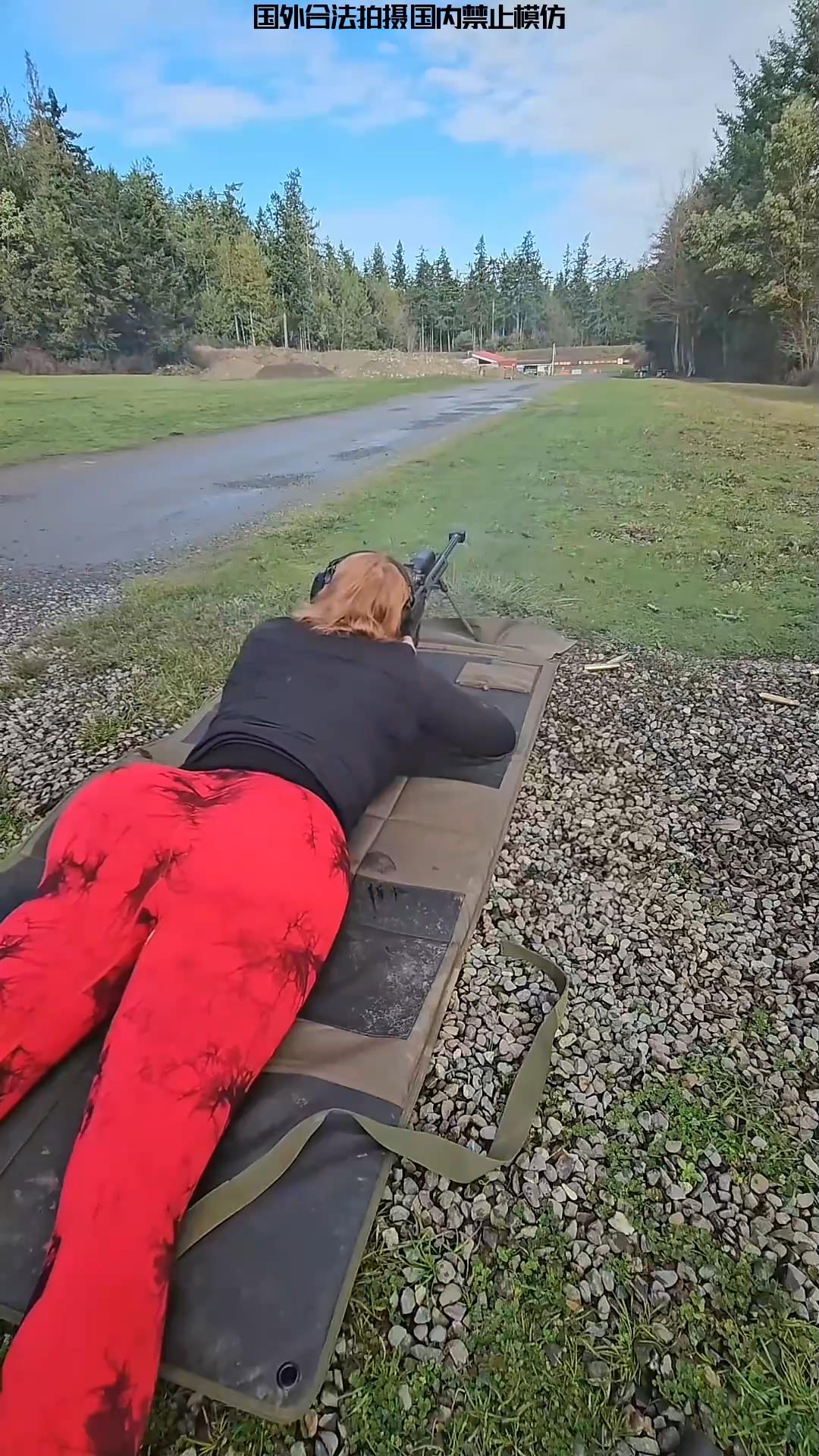 pg电子游戏-英国女子射箭选手连续三次击中靶心