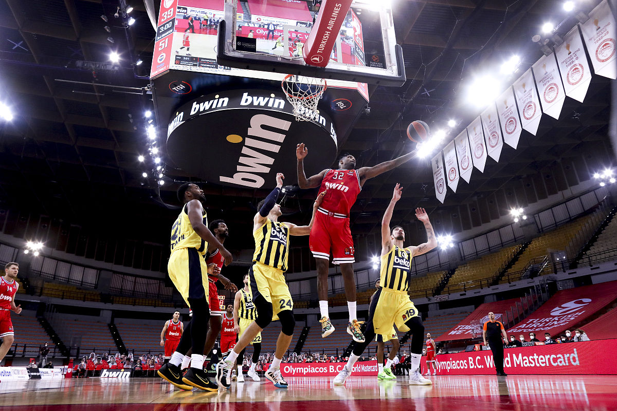 pg电子试玩-开拓者大胜骑士，利拉德全场27+11杀出重围