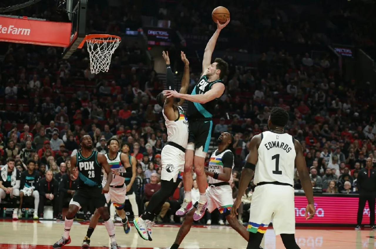 开拓者客场战胜国王，利拉德32分