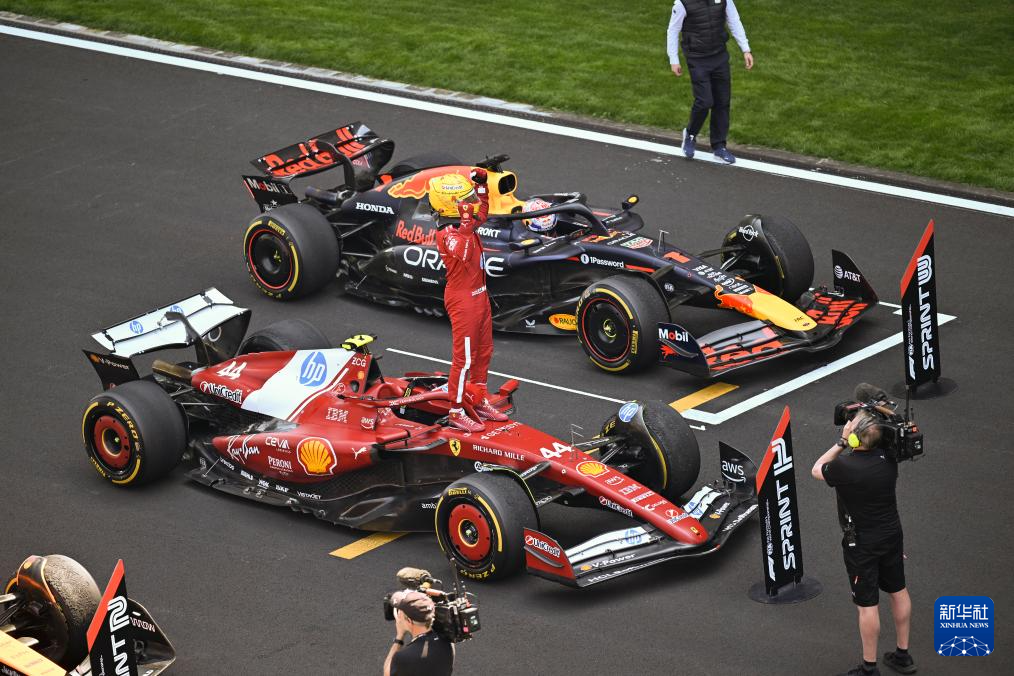 pg电子试玩-迈凯伦完胜红牛车队，汉密尔顿点燃赛场