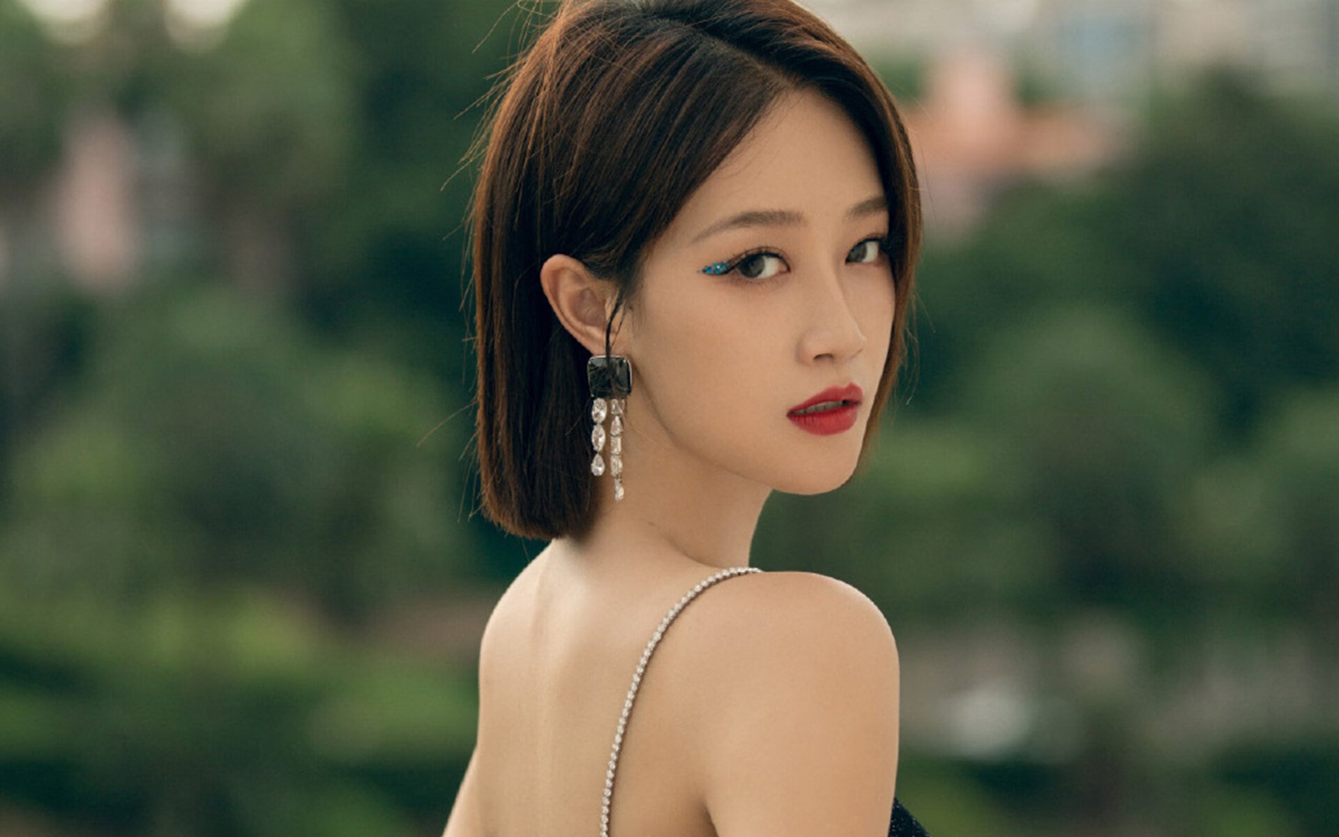 -窒息防守与超级反击，老鹰全面压制步行者，约基奇逆境重生